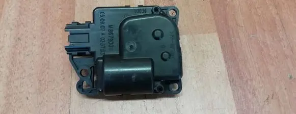 Chrysler 300 - 300C Air flap motor/actuator 8679001 M8679001