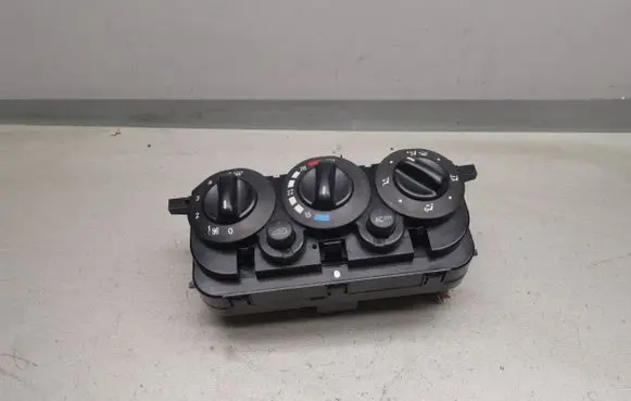 Mercedes-Benz A W168 Climate control unit 1688302285