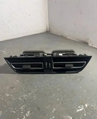 Porsche Macan (95B) Dash center air vent grill 95B819110D