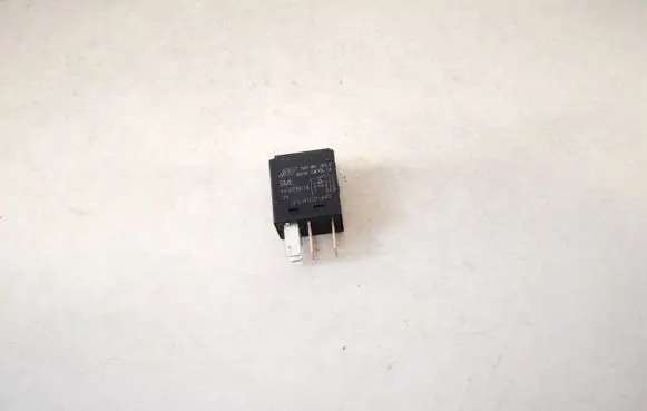 Volkswagen Polo Other relay 7m0951253c 95vw10k705ea