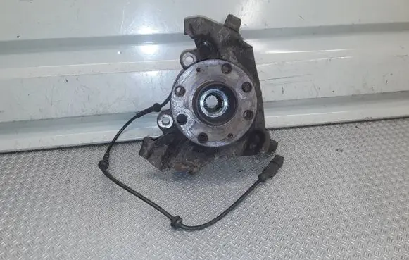 Opel Corsa D Front wheel hub spindle knuckle 