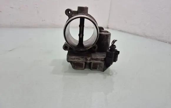 Audi A6 S6 C6 4F Throttle valve 4E0145950C