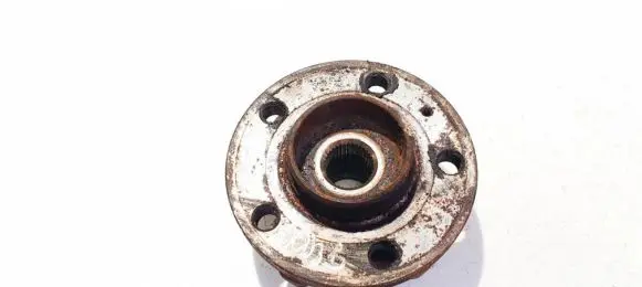 Volvo S80 Front wheel hub