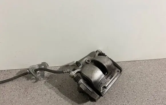 BMW X1 F48 F49 Front brake caliper 5424307