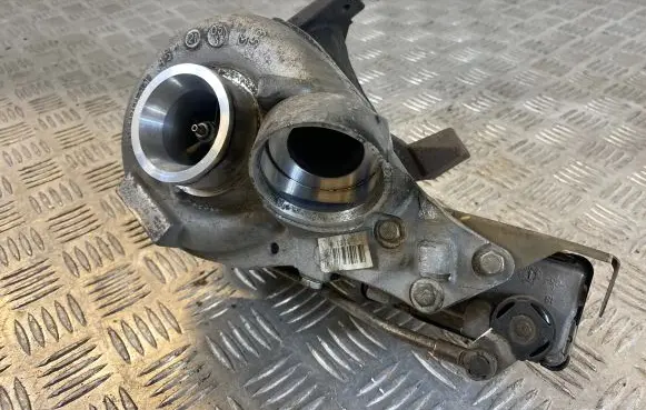 Mercedes-Benz E W211 Turbo A6460900180 AL0024G118V 6NW008412