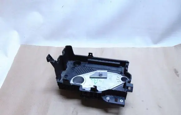 Renault Clio V Battery box tray brak