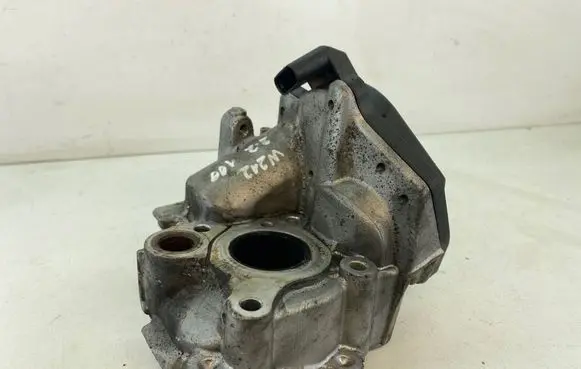 Mercedes-Benz E W212 EGR valve A6511400460 A2C53418577