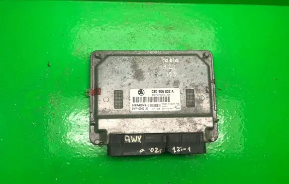 Skoda Fabia Mk1 (6Y) Engine control unit/module ECU 03D906032A 5WP4006007 5WP40060