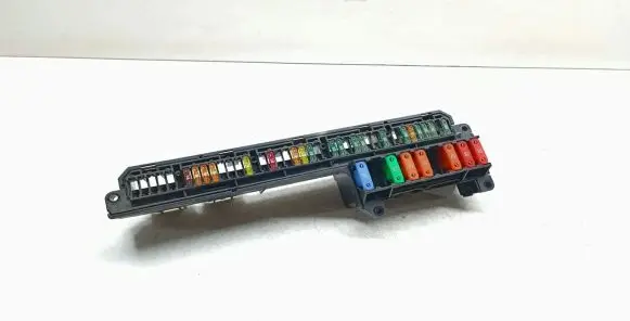 BMW 5 E60 E61 Fuse module 6957330 61146957330