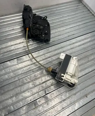 BMW X5 F15 Rear door soft close latching motor 7419842 7281954