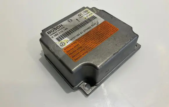 Mercedes-Benz CLS C219 Airbag control unit/module 2118701185 0285010146 A2118701185