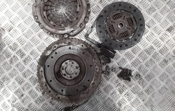 Renault Modus Clutch set kit 8200335084