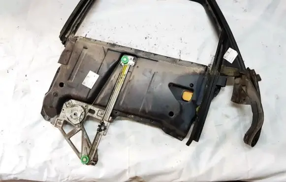 Audi 100 S4 C4 Rear door window/glass frame 
