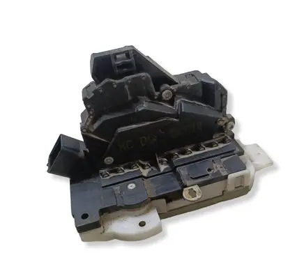 Ford Mondeo Mk III Rear door lock 2S4AA26413EB