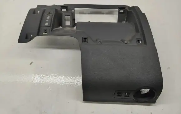 Dashboard lower bottom trim panel