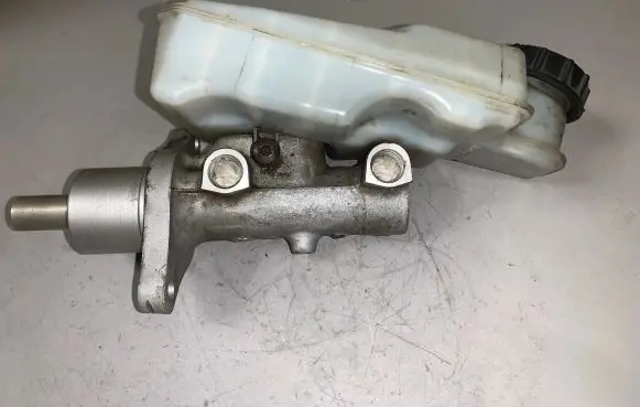 Ford Focus Master brake cylinder 03350891041