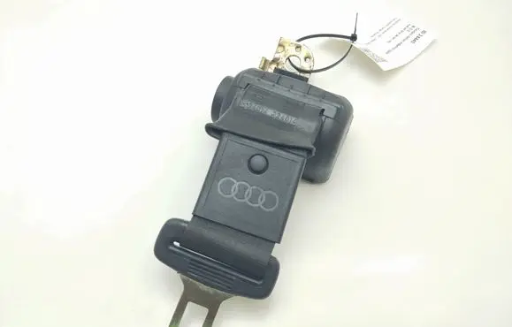 Middle seatbelt (rear)