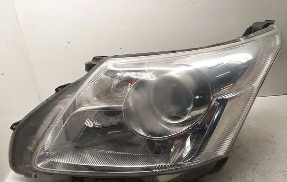 Toyota Avensis T270 Headlight/headlamp 8116605310 8117005310 8115805310