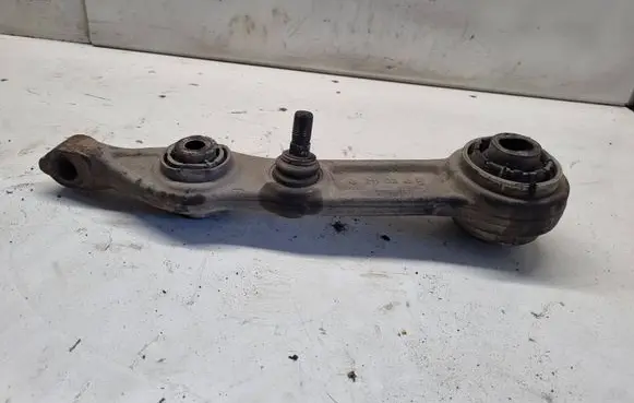 Mercedes-Benz CLS C219 Front lower control arm/wishbone 21103