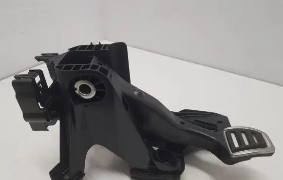 Volkswagen Golf VII Brake pedal 5Q1721058DN