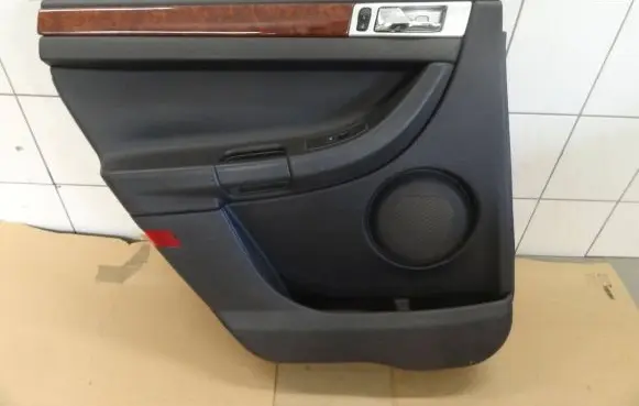 Chrysler Pacifica Rear door card panel trim