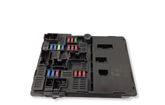 Nissan Micra Fuse module 284B71HR0C