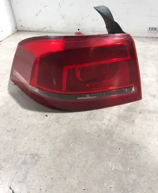Volkswagen PASSAT B7 Rear/tail lights 3AE945095C