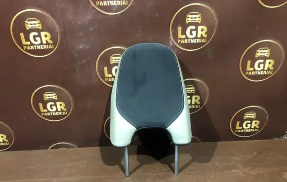 Volvo V60 Front seat headrest 