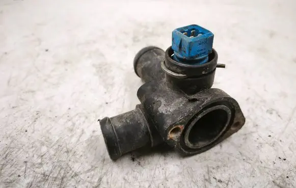 Audi A4 S4 B5 8D Engine coolant pipe/hose 