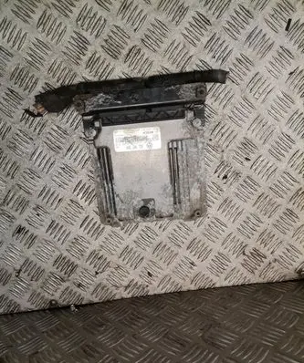 Volkswagen PASSAT B6 Engine control unit/module 03l907309