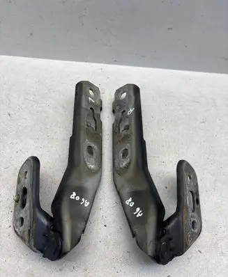Audi A6 S6 C6 4F Engine bonnet/hood hinges 4F0823301