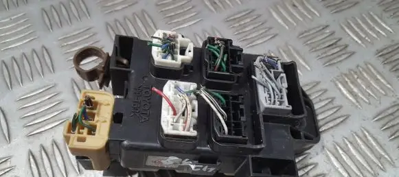 Toyota Avensis Verso Fuse box set