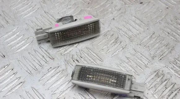 Volkswagen PASSAT B5 Boot/trunk interior light 3B0947113