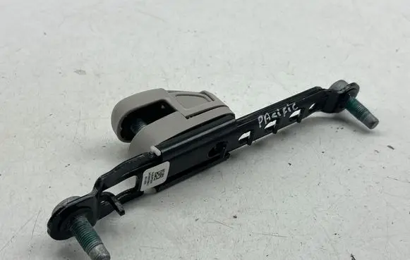 Chrysler Pacifica Seat belt adjustment rail 5LA64PD2AB 451162R 34199229BALY