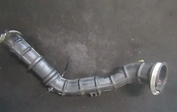 Air intake hose/pipe