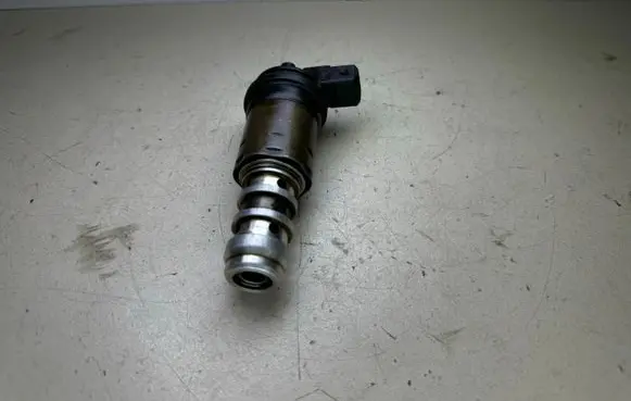 BMW 7 E65 E66 Camshaft vanos timing valve 1707323 170732311 11361707323