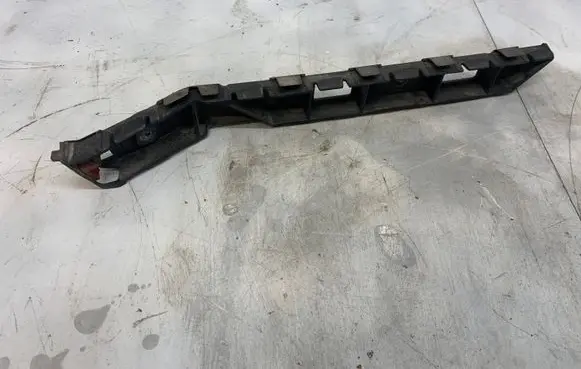 Opel Astra H Bumper support mounting bracket corner 