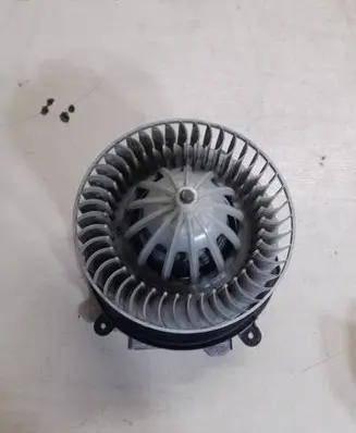 Mercedes-Benz E W211 Heater fan/blower 9400973