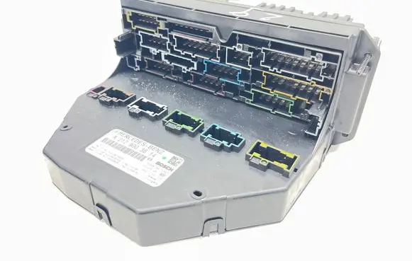 Mercedes-Benz E W212 Fuse module A2129003814 A2129020706 A2129015504