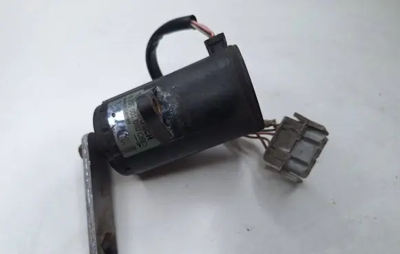 BMW 5 E39 Accelerator throttle pedal 0205001040