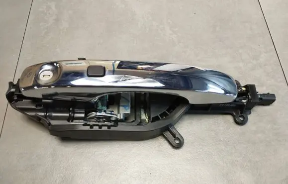 Volkswagen Amarok II Front door exterior handle N1WBE224A37AD