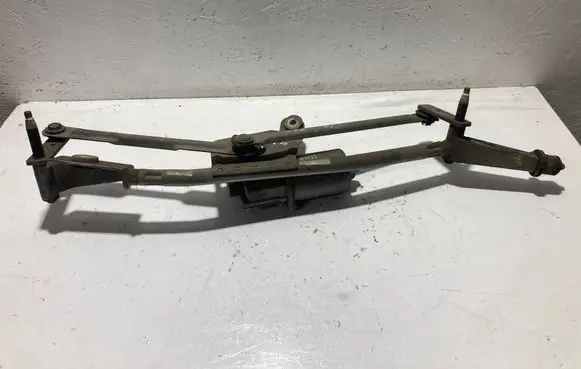 Volvo V70 Front wiper linkage and motor 8624239 150019