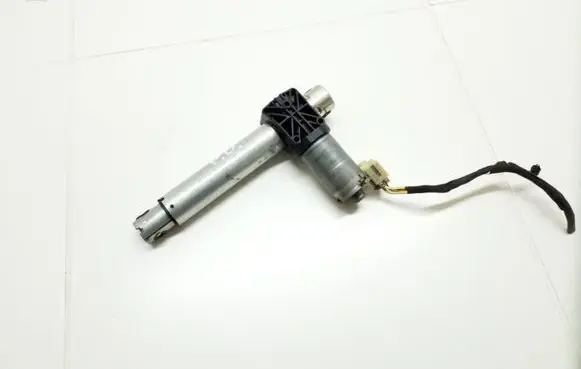 BMW 5 F10 F11 Seat adjustment motor 9168758 0390204008