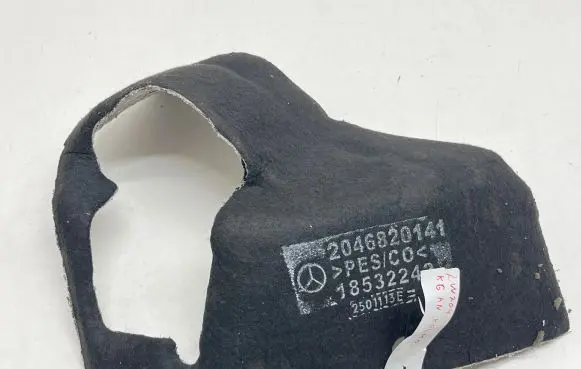Mercedes-Benz C W204 Other trunk/boot trim element 2046820141 2501113E 18532242