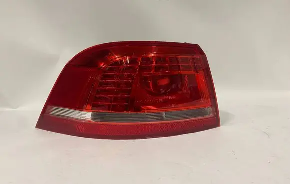 Volkswagen PASSAT B7 Rear/tail lights 3AF945207B