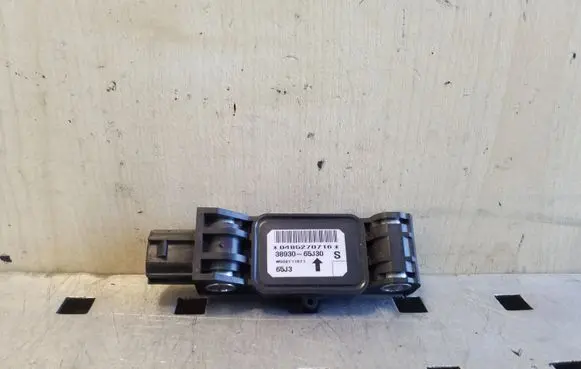 Suzuki Grand Vitara II Airbag deployment crash/impact sensor 3893065J30