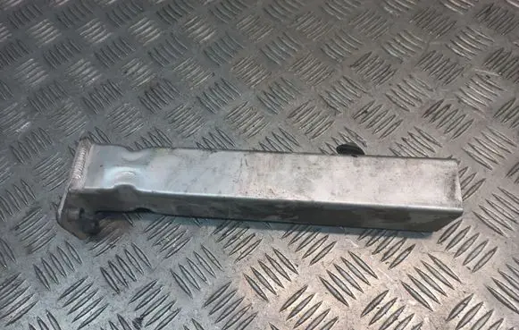 Audi A8 S8 D4 4H Front bumper mounting bracket 4H0806063E 4H0806063
