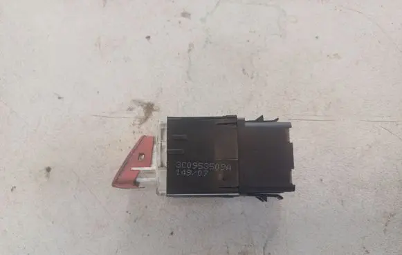 Volkswagen PASSAT B6 Hazard light switch 3C0953509A