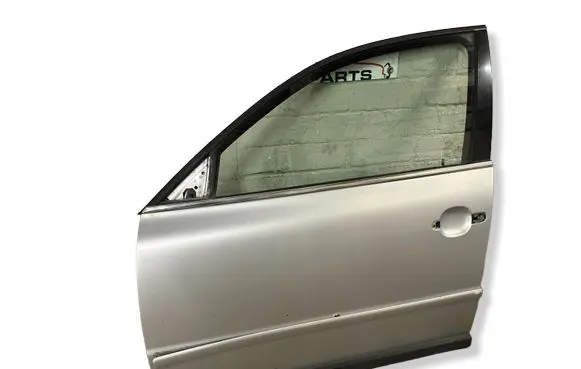 Volkswagen PASSAT B5.5 Front door 