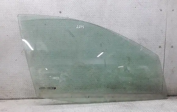 Ford Fiesta Front door window glass four-door